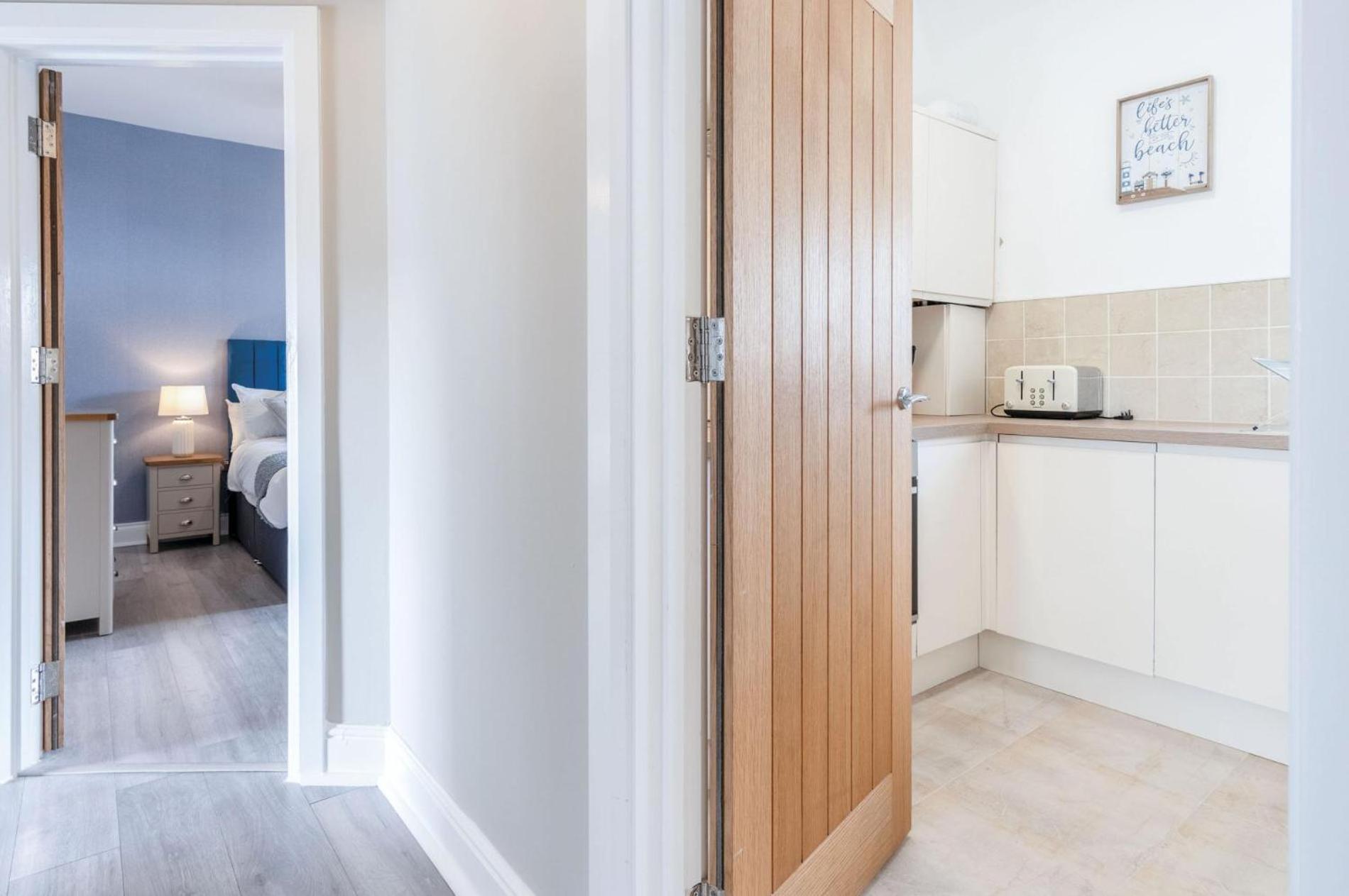 Beach Haven Hideout - 2 Bedroom - Milford Haven Kültér fotó