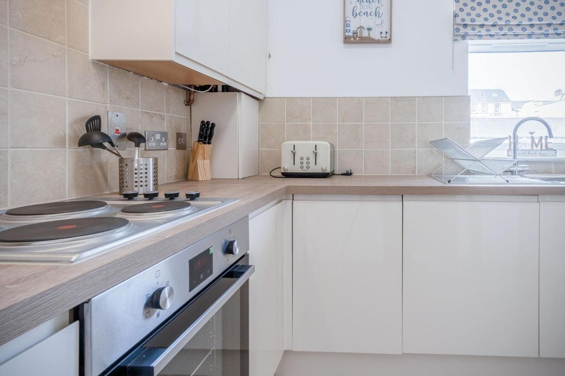 Beach Haven Hideout - 2 Bedroom - Milford Haven Kültér fotó