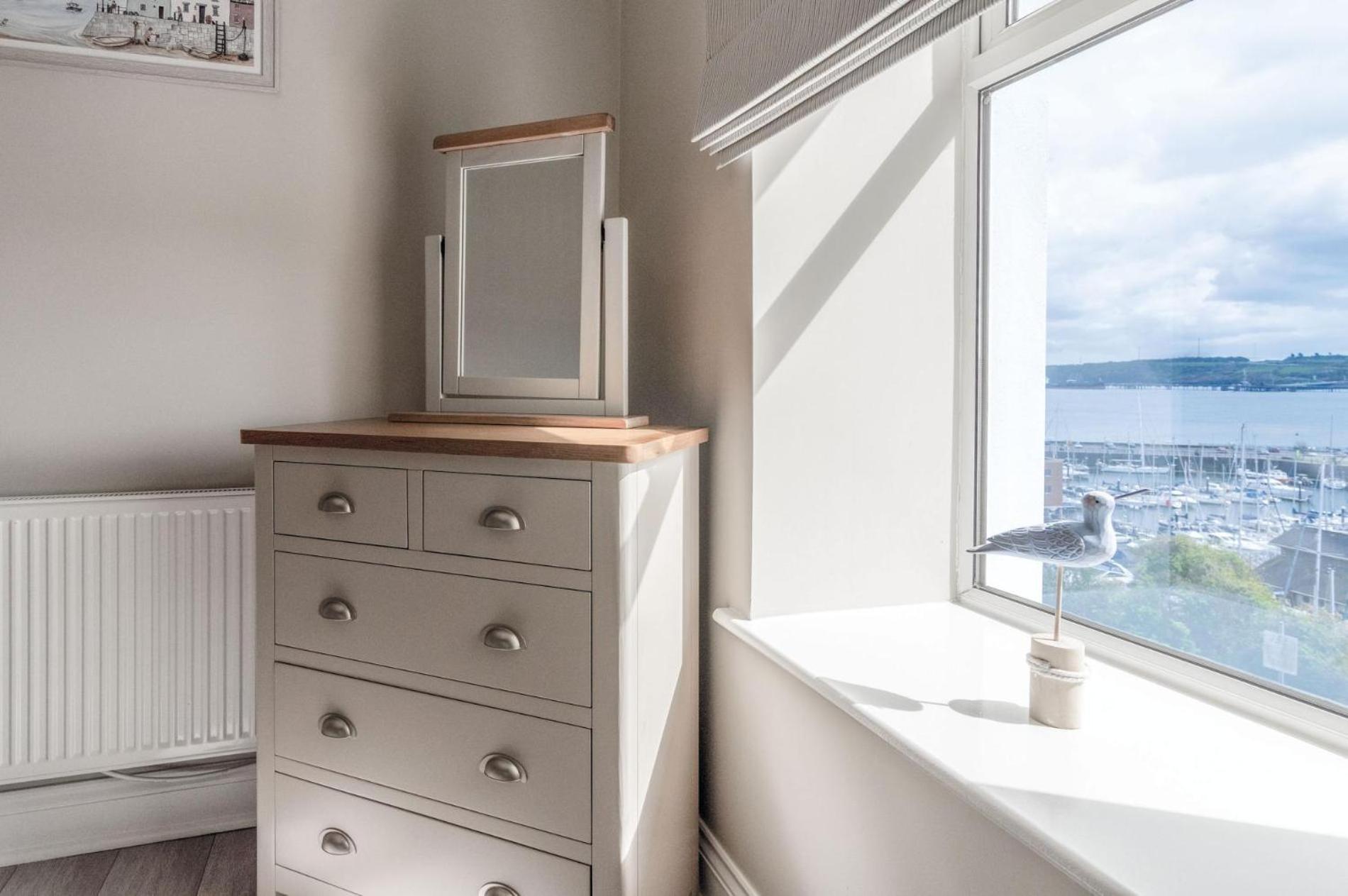 Beach Haven Hideout - 2 Bedroom - Milford Haven Kültér fotó